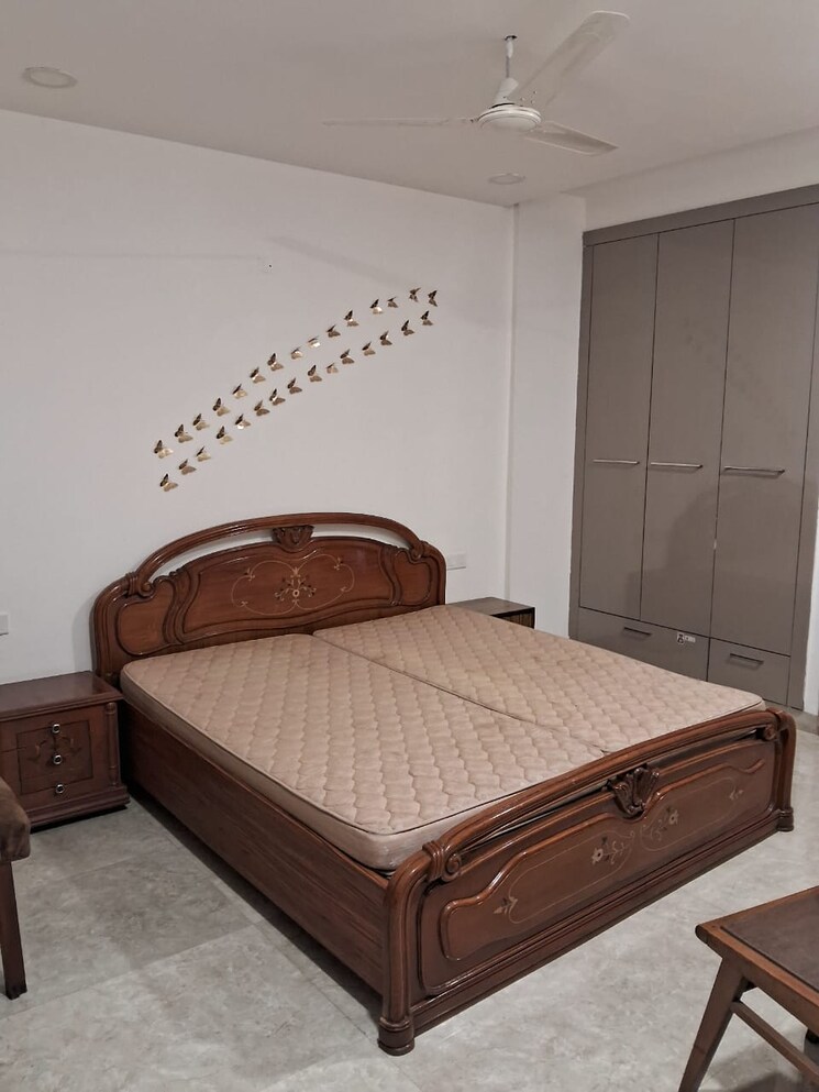 Bedroom, bollywood-esencia 3 Bedroom 1800 Sq.Ft. Apartment In Ghazipur Zirakpur 9428436