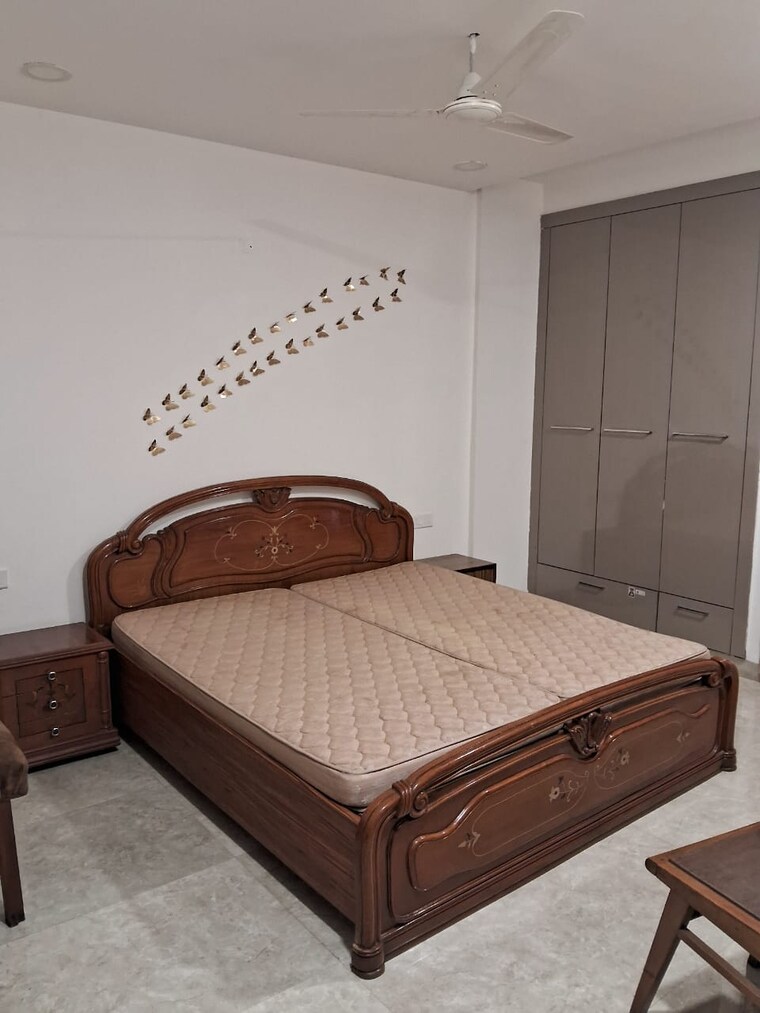 Bedroom, bollywood-esencia 3 Bedroom 1800 Sq.Ft. Apartment In Ghazipur Zirakpur 9428436
