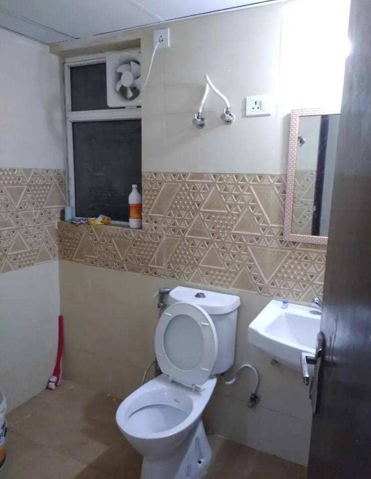 Bathroom, amrapali-leisure-valley 3 Bedroom 1450 Sq.Ft. Apartment In Tech Zone 4 Greater Noida Greater Noida 9428429