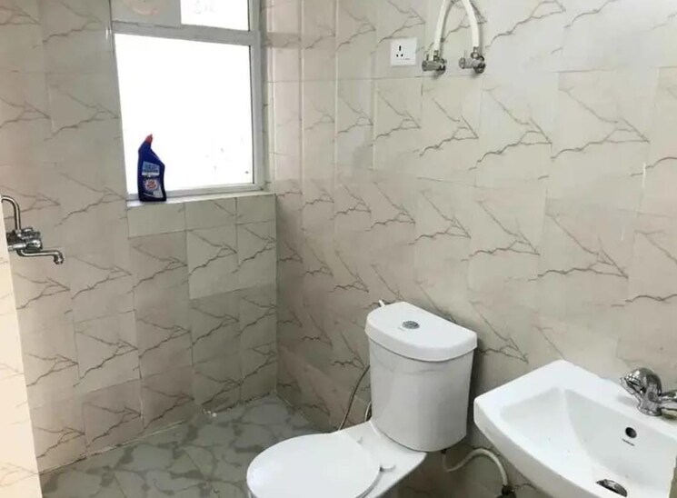 Bathroom, amrapali-leisure-valley 3 Bedroom 1450 Sq.Ft. Apartment In Tech Zone 4 Greater Noida Greater Noida 9428429