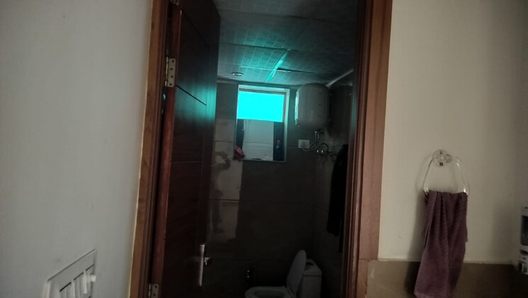 Bathroom, bptp-parkland-pride 3 Bedroom 190 Sq.Yd. Builder Floor In Sector 77 Faridabad 9428445