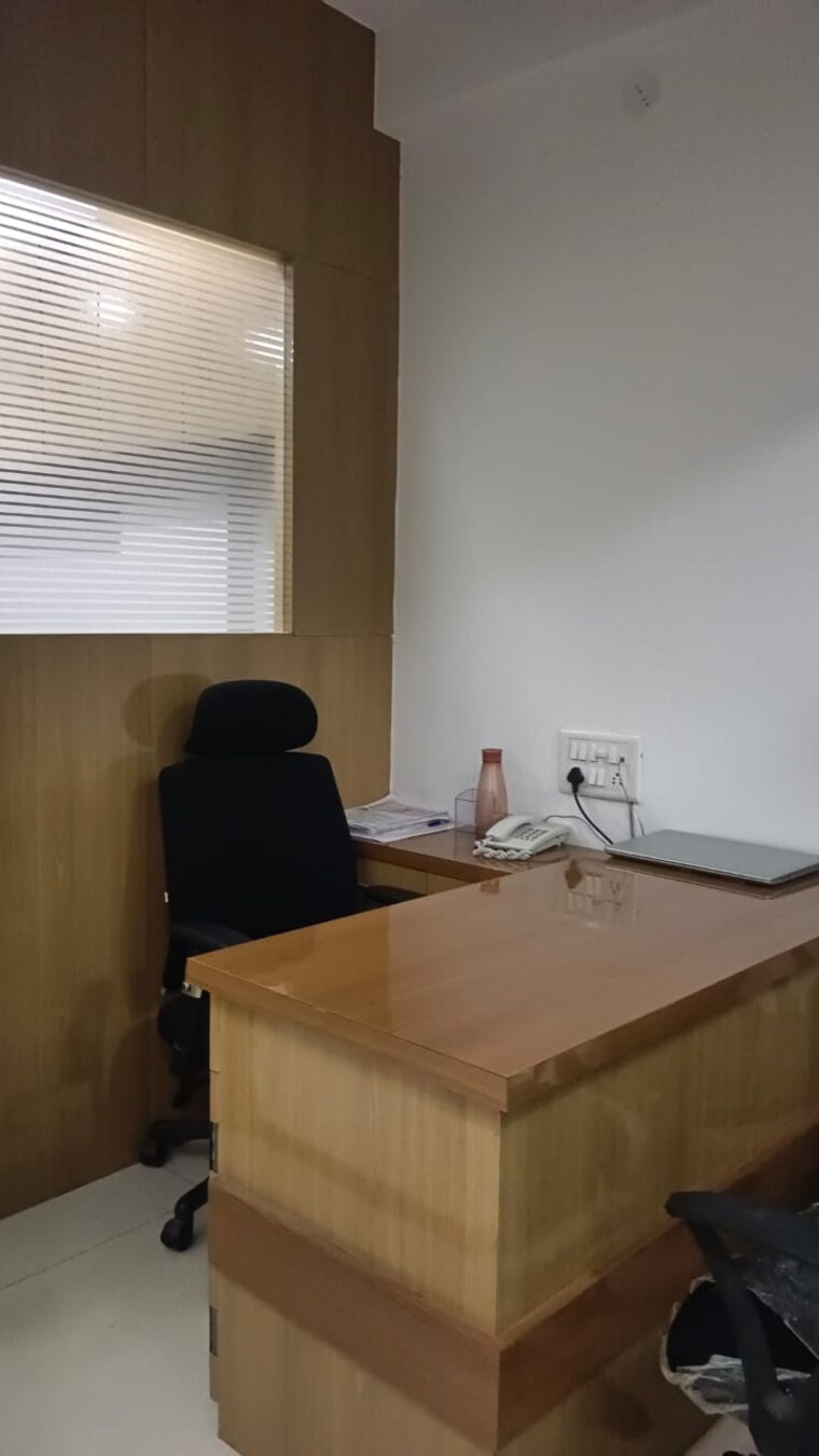 Team Area, real-tech-park Commercial Office Space 800 Sq.Ft. In Vashi Sector 30a Navi Mumbai 9428451
