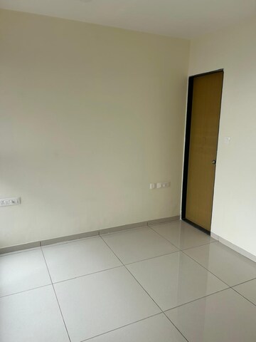 Master Bedroom in 1 BHK Apartment at Chandak 34 Park Estate, Goregaon West – for Rent