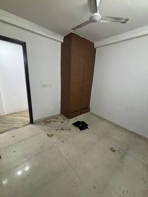 Room in 3 BHK Builder Floor at Chattarpur – for Rent