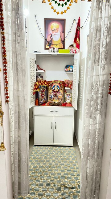 Bathroom in 3 BHK Apartment at Mapsko Royale Ville, Sector 82 – for Rent