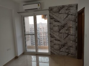 Room in 3 BHK Apartment at ATS Nobility, Sector 4 Greater Noida – for Rent