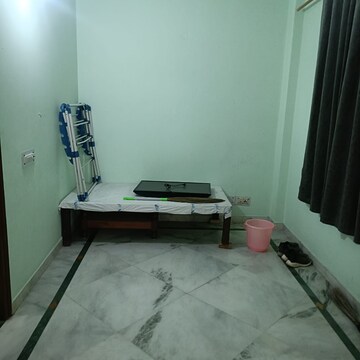 Bedroom in 3 BHK Builder Floor at Sector 23 – for Rent