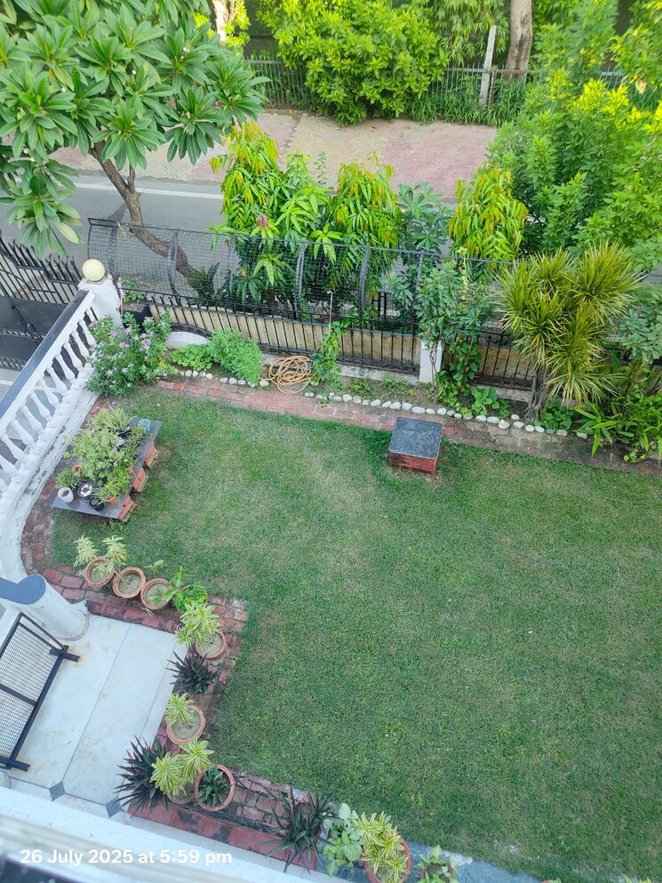 Garden, godrej-woods  2637 Sq.Ft. Plot In Sector 43 Noida 9428516