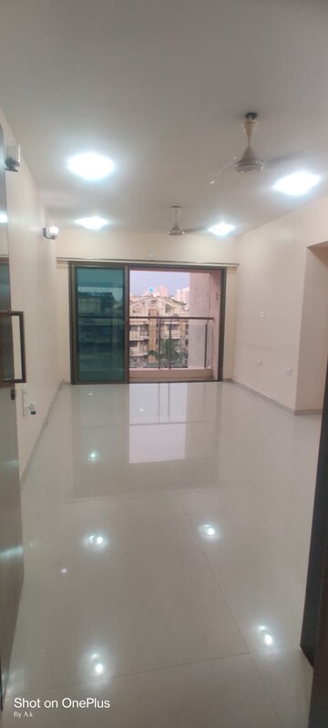 Room in 2 BHK Apartment at K Raheja Vistas, Powai – for Rent