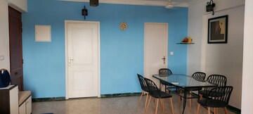 Room in 2 BHK Apartment at Hiranandani Avalon, Powai – for Rent