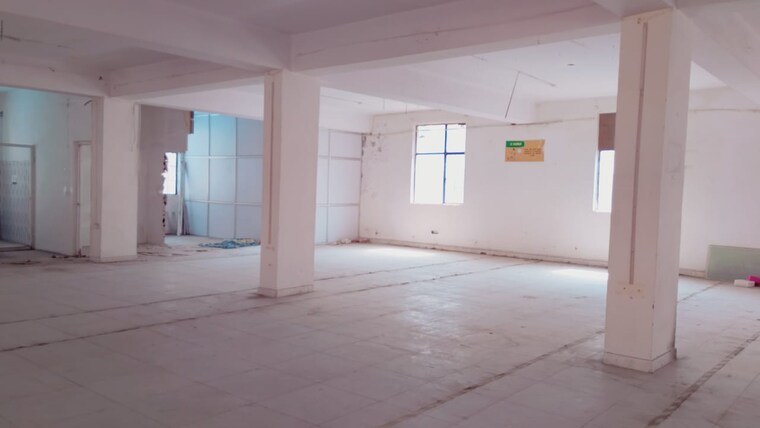 Room, sector 63 Commercial Office Space 16000 Sq.Ft. In Sector 63 Noida 9428557