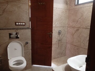 Master Bedroom in 4 BHK Independent House at Sushant Lok 2, Sector 57 – for Rent