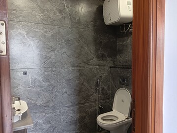 Bathroom in 4 BHK Independent House at Sushant Lok 2, Sector 57 – for Rent
