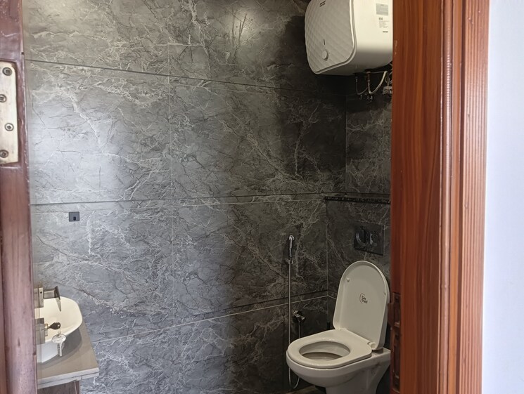 Bathroom, sushant-lok-2 4 Bedroom 2000 Sq.Ft. Independent House In Sector 57 Gurgaon 9428591