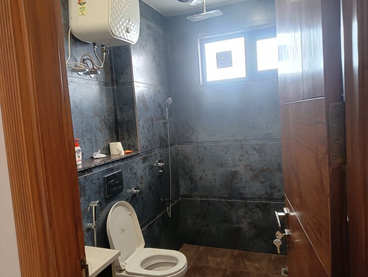 Bathroom, sushant-lok-2 4 Bedroom 2000 Sq.Ft. Independent House In Sector 57 Gurgaon 9428591