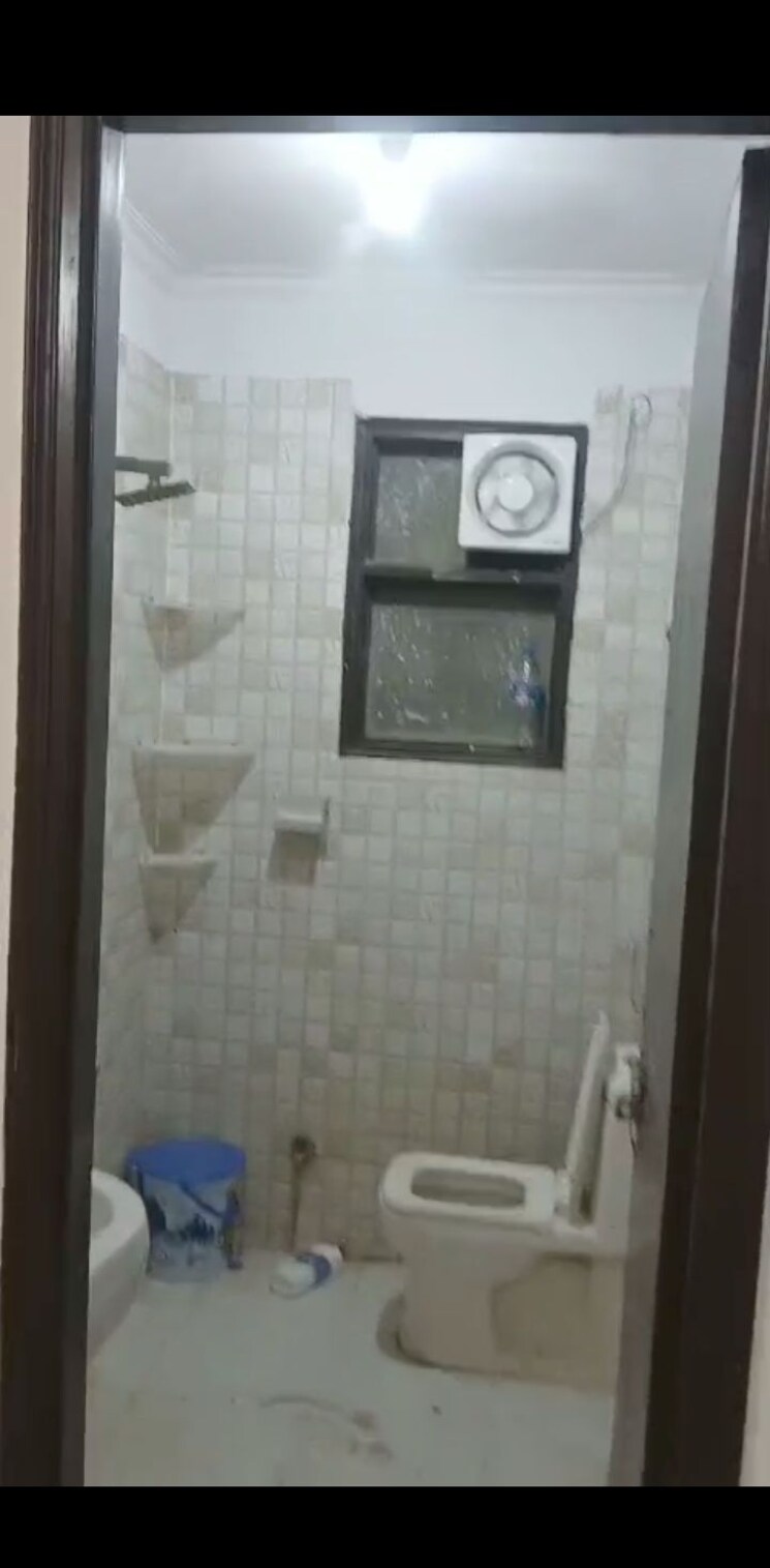 Bathroom, chattarpur 1 Bedroom 425 Sq.Ft. Builder Floor In Chattarpur Delhi 9428626
