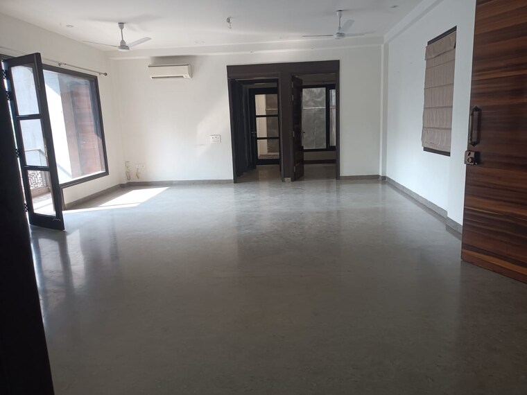 Room, swasthya vihar 3 Bedroom 3000 Sq.Ft. Builder Floor In Swasthya Vihar Delhi 9428625