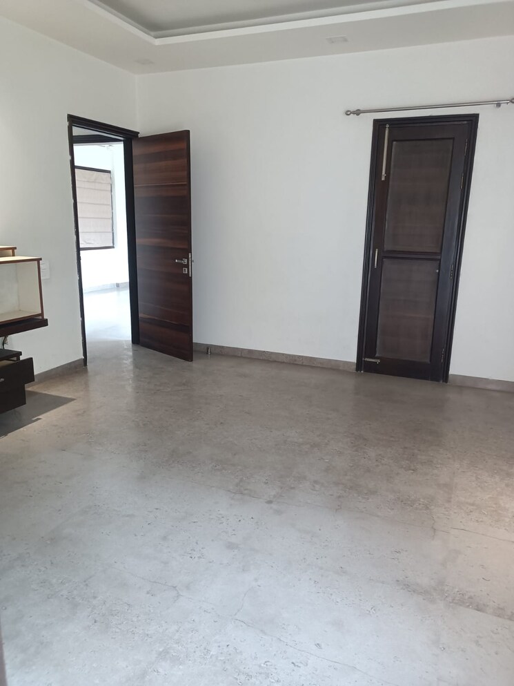 Room, swasthya vihar 3 Bedroom 3000 Sq.Ft. Builder Floor In Swasthya Vihar Delhi 9428625