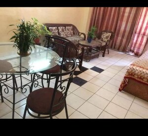 Living Room in 2 BHK Builder Floor at Dlf Phase I – for Rent