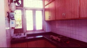 Kitchen in 2 BHK Builder Floor at Dlf Phase I – for Rent