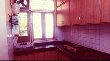 Kitchen in 2 BHK Builder Floor at Dlf Phase I – for Rent