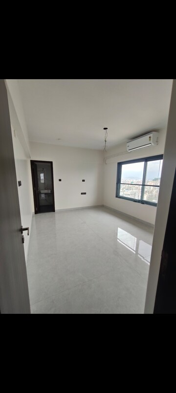 3 BHK Apartment For Rent in Zindagi CHS, Khar West