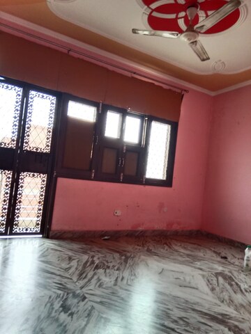 Room in 2 BHK Builder Floor at Saket – for Rent