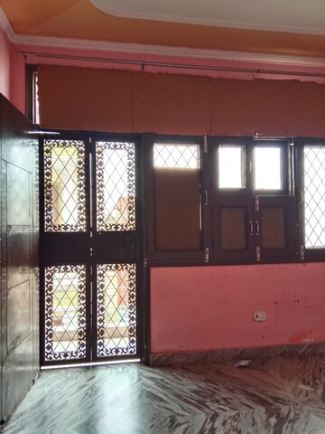 Room in 2 BHK Builder Floor at Saket – for Rent