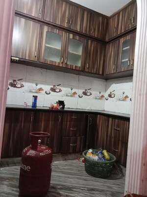 Furnished Amenities in 2 BHK Builder Floor at Saket – for Rent