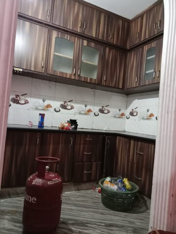 Furnished Amenities in 2 BHK Builder Floor at Saket – for Rent