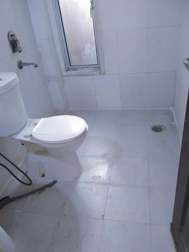 Bathroom, aims-golf-city 2.5 Bedroom 1150 Sq.Ft. Apartment In Sector 75 Noida 9428649