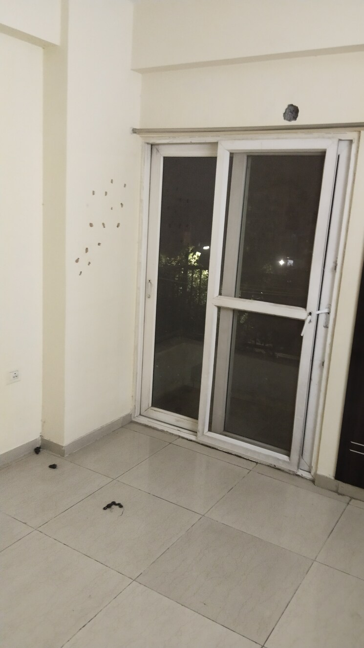 Room, homes-121 2.5 Bedroom 1075 Sq.Ft. Apartment In Sector 121 Noida 9428694