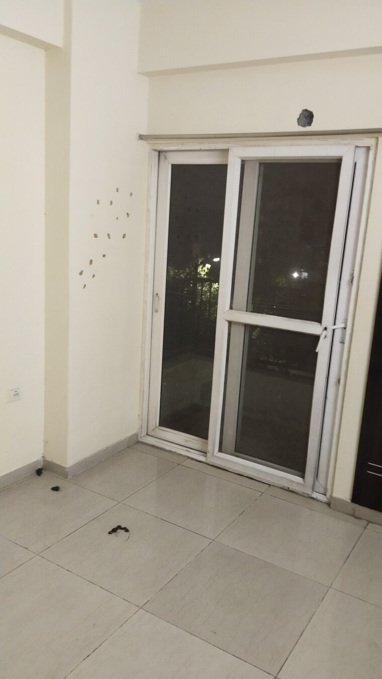 Room, homes-121 2.5 Bedroom 1075 Sq.Ft. Apartment In Sector 121 Noida 9428694