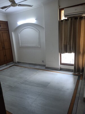 Room in 3 BHK Builder Floor at Milan Vihar – for Rent