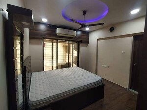 Bedroom in 2 BHK Apartment at Vakola Crystal CHS, Santacruz East – for Rent