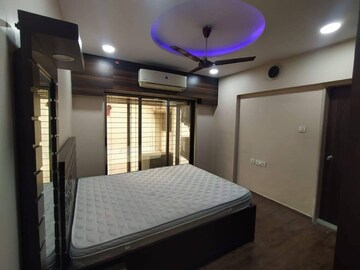 Bedroom in 2 BHK Apartment at Vakola Crystal CHS, Santacruz East – for Rent