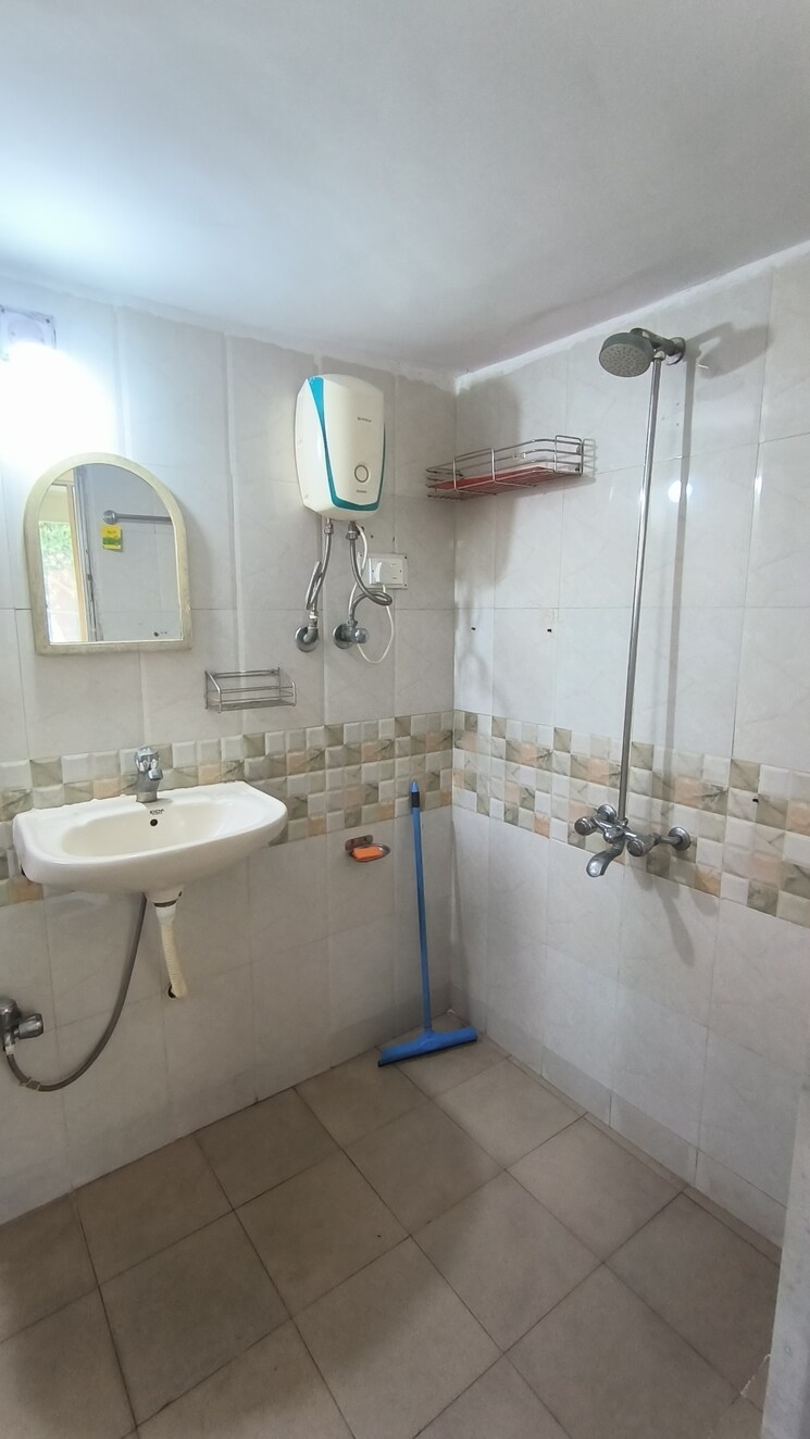 Master Bedroom, bhima-chs 2 Bedroom 950 Sq.Ft. Apartment In Worli Mumbai 9428680