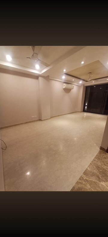 Room in 3 BHK Builder Floor at Greater Kailash I – for Rent