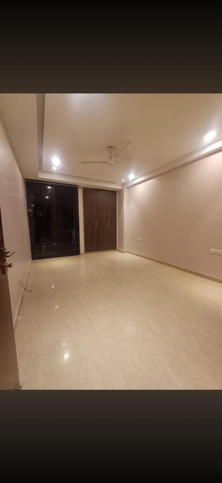 Room, greater kailash i 3 Bedroom 2000 Sq.Ft. Builder Floor In Greater Kailash I Delhi 9428693