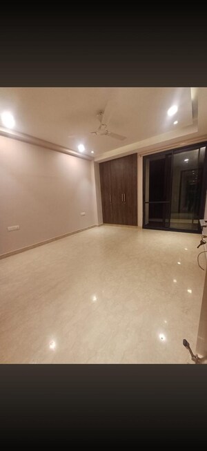 Room in 3 BHK Builder Floor at Greater Kailash I – for Rent