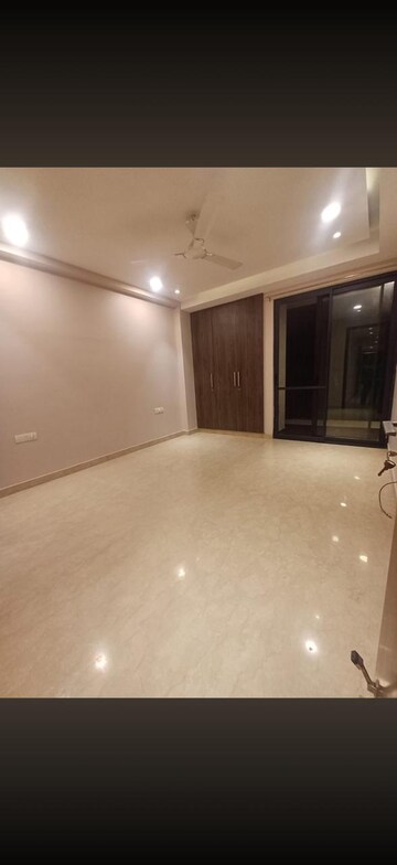 Room in 3 BHK Builder Floor at Greater Kailash I – for Rent