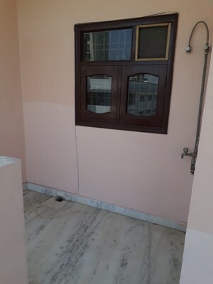 Room in 2 BHK Builder Floor at Sector 28 – for Rent