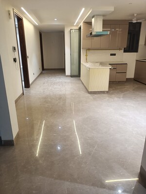 Room in 3 BHK Builder Floor at Preet Vihar – for Rent