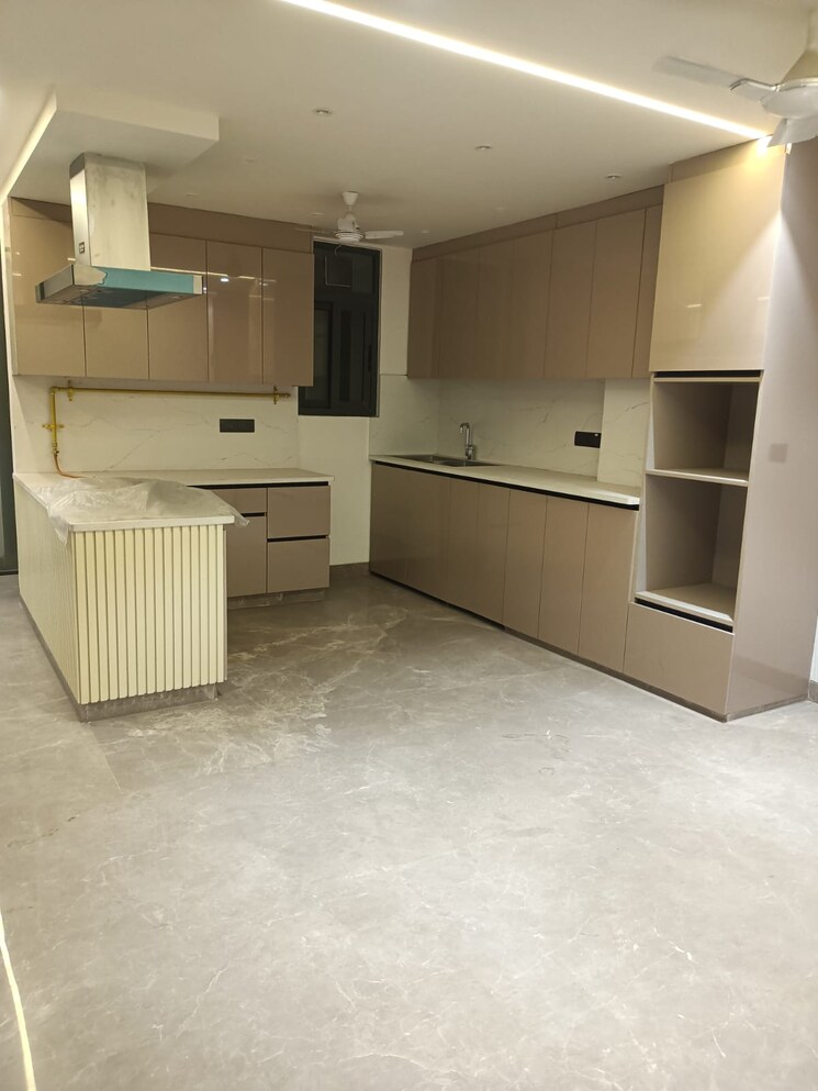 Kitchen, preet vihar 3 Bedroom 3000 Sq.Ft. Builder Floor In Preet Vihar Delhi 9428769
