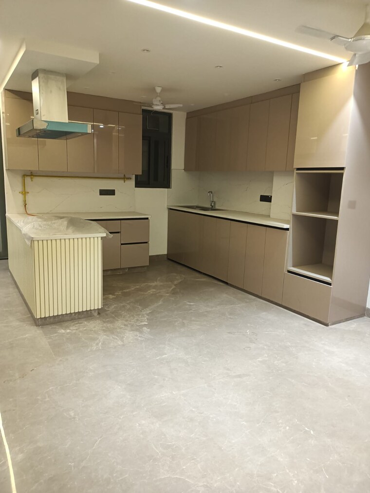 Kitchen, preet vihar 3 Bedroom 3000 Sq.Ft. Builder Floor In Preet Vihar Delhi 9428769