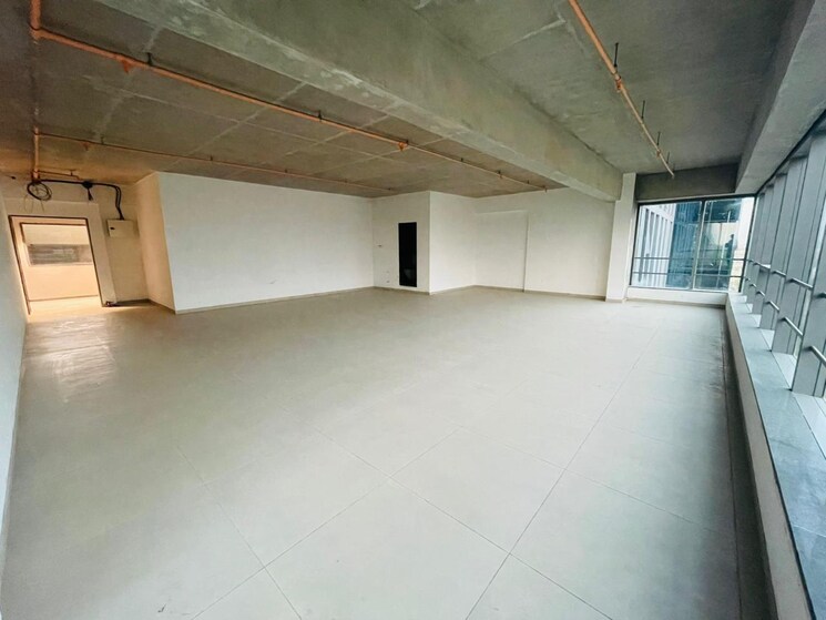 Room, science city Commercial Office Space 1987 Sq.Ft. In Science City Ahmedabad 9428742