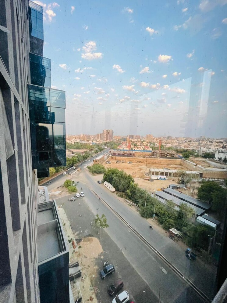 Balcony, science city Commercial Office Space 1987 Sq.Ft. In Science City Ahmedabad 9428742