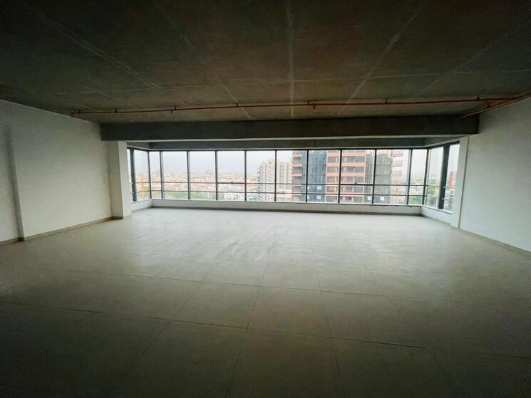 Room, science city Commercial Office Space 1987 Sq.Ft. In Science City Ahmedabad 9428742