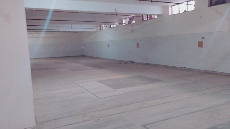  Parking, sector 65 Commercial Office Space 18000 Sq.Ft. In Sector 65 Noida 9428738