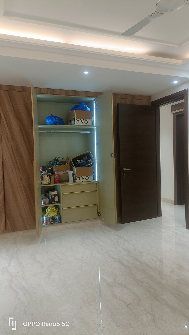 Room, safdarjung development area 3 Bedroom 200 Sq.Yd. Builder Floor In Safdarjung Development Area Delhi 9428779